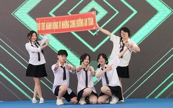 1.300 học sinh Gia Lai tham gia thử thách "Cung đường biết nói"