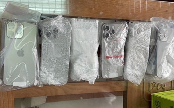 Khởi tố "con buôn" nước ngoài vận chuyển lậu hàng chục iPhone 15 đến Đà Nẵng