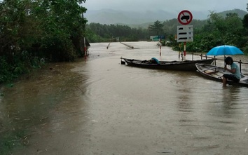 Nhiều tuyến quốc lộ qua Quảng Nam ngập sâu gây tắc đường