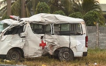 Xe cứu thương lao vào nhà dân, một người tử vong