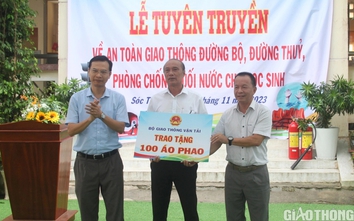 Hàng trăm học sinh ở Sóc Trăng được học kỹ năng phòng, chống đuối nước