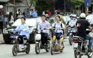 Nam Định nghiêm cấm học sinh chưa đủ 16 tuổi điều khiển xe máy điện