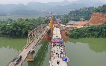 Yên Bái: Hợp long cầu hơn 100 tỷ đồng bắc qua sông Chảy