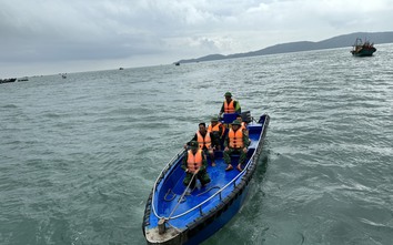 Tàu chìm, tìm thấy thi thể nam ngư dân mắc kẹt trong khoang máy