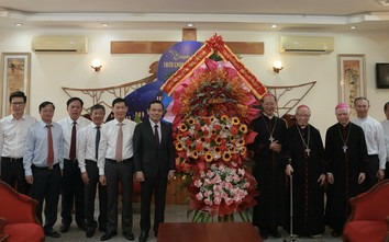 Phó thủ tướng Trần Lưu Quang chúc mừng Giáng sinh tại Tòa giám mục Giáo phận Xuân Lộc