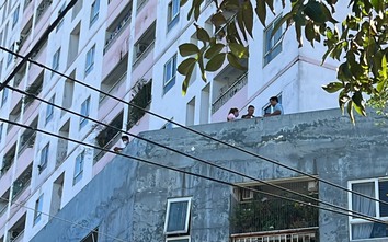 Người phụ nữ mang bầu tử vong khi rơi từ tầng 17 chung cư