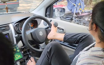 Cô gái không tay ở Ấn Độ thi đỗ bằng lái xe ô tô