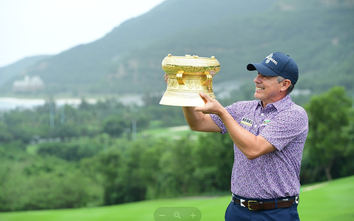 Vô địch giải golf tại Việt Nam, huyền thoại Brazil được thưởng khủng