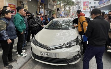 Thông tin mới nhất vụ ô tô tông gia đình 5 người trên phố ở Hà Nội