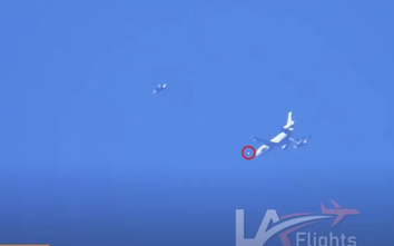 Video vật thể lạ bay gần chuyên cơ Tổng thống Mỹ Joe Biden