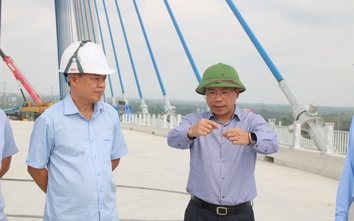 Thứ trưởng Bộ GTVT: Khẩn trương hoàn thành các hạng mục còn lại của cầu Mỹ Thuận 2