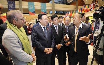Chủ tịch Quốc hội dự lễ khai mạc triển lãm Khát vọng Việt Nam
