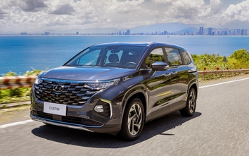 Cận cảnh Hyundai Custin, đối thủ mới của Innova