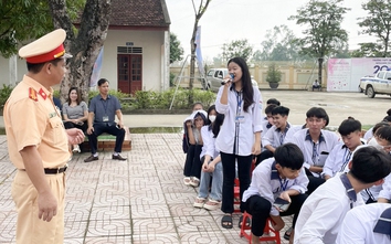 Nghệ An: Hơn 1.500 học sinh, giáo viên ký cam kết chấp hành nghiêm luật giao thông