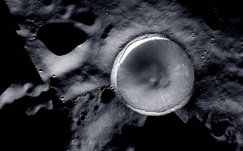 Bức ảnh kinh ngạc về cực Nam Mặt trăng: "Hố địa ngục" -183 độ hiện lên rõ ràng