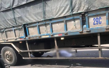 Bản tin TNGT 21/9: Người đàn ông tử vong dưới gầm xe tải sau va chạm