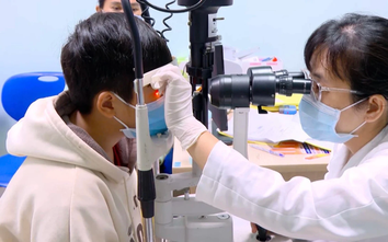 Gần 42.000 ca đau mắt đỏ trong 20 ngày, Quảng Nam bàn phương án phối hợp dập dịch