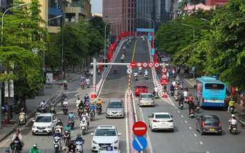 Hà Nội: Cấm xe rẽ trái từ Chùa Bộc vào Học viện Ngân hàng