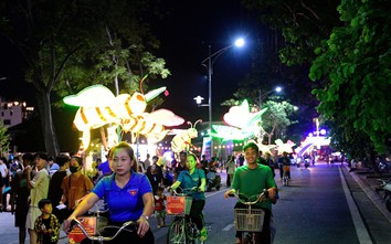 Đèn trung thu mini ngộ nghĩnh mang đến sự đặc sắc cho Lễ hội Thành Tuyên