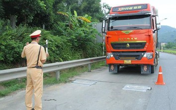 Liên tiếp phát hiện ô tô chở quá tải trọng hơn 240% ở Lào Cai