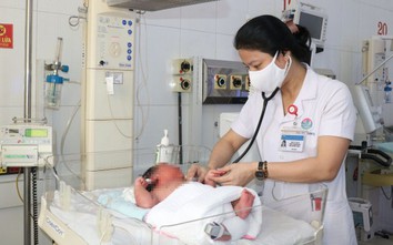 Bé trai nặng 6,1kg chào đời ở Hà Tĩnh