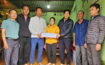 Trao 85 triệu đồng hỗ trợ nữ sinh Huế bị tai nạn mất một chân