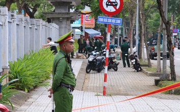Phong tỏa cổng một trường học ở Đà Nẵng vì xuất hiện "vật lạ"