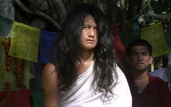 Bắt giữ người được mệnh danh là “cậu bé Phật” vì cáo buộc cưỡng hiếp trẻ vị thành niên