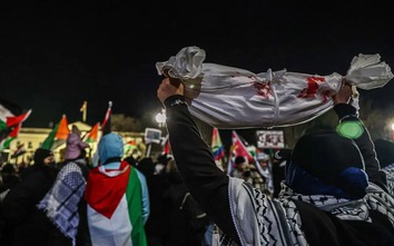 Người biểu tình ủng hộ Palestine phá hàng rào Nhà Trắng, Tổng thống Mỹ có gặp nguy hiểm? 