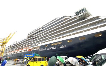 Siêu du thuyền đầu tiên chở 2.000 khách Âu Mỹ đến Đà Nẵng trong năm mới