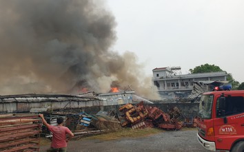 Công ty nệm hàng nghìn mét vuông xảy ra cháy ở Bình Dương đang bị đình chỉ hoạt động