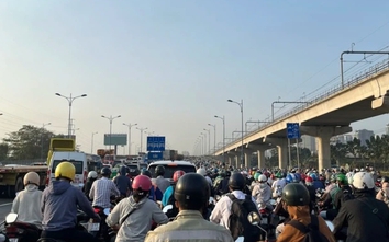 Chấn chỉnh thi công cầu vượt metro gây kẹt xe kéo dài đoạn qua cầu Rạch Chiếc