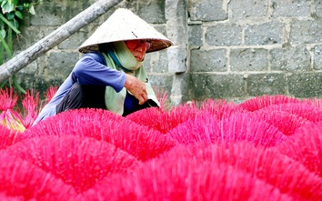 Vựa hương trăm tuổi tất bật ngày cận Tết