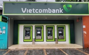 Cây ATM vắng lạ thường dịp cận Tết