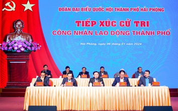 Chủ tịch Quốc hội tiếp xúc cử tri, công nhân tại Hải Phòng