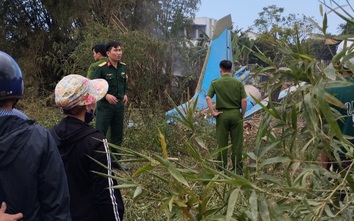 Máy bay rơi xuống khu dân cư ở Quảng Nam, một ngôi nhà đổ sập