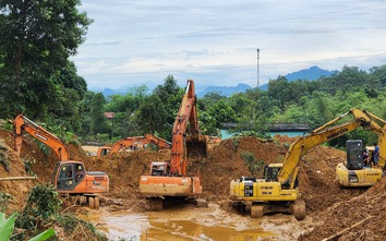 Sẵn sàng thông tuyến QL2 sau sự cố sạt lở tại Hà Giang