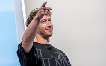 Vượt qua Jeff Bezos, ông chủ Facebook trở thành người giàu thứ hai thế giới