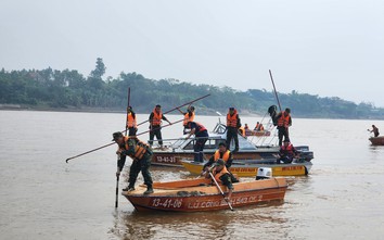 Thủ tướng yêu cầu nỗ lực tìm kiếm nhóm học sinh mất tích do đuối nước ở Phú Thọ