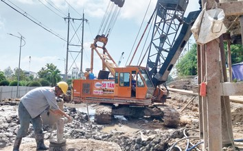 Nỗ lực GPMB, đẩy tiến độ thi công nâng tĩnh không cầu Hồng Ngự ở Đồng Tháp