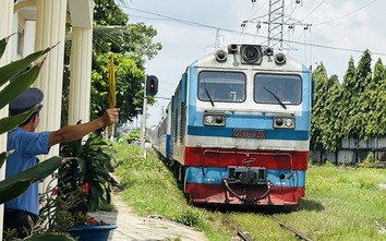 Cháy vé tàu Tết đợt cao điểm tại TP.HCM