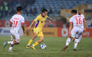 Vượt mặt Công Vinh, Văn Quyết đi vào lịch sử V-League