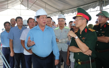 Video: Bộ trưởng Trần Hồng Minh kiểm tra dự án cao tốc Cần Thơ - Cà Mau