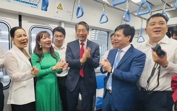 Xúc động khi ca khúc "Tự hào metro TP.HCM" được hát vang trên chuyến tàu đầu tiên