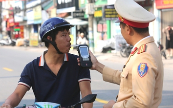 CSGT Ninh Bình hóa trang, lập chốt ở nút giao cao tốc xử lý xe vi phạm