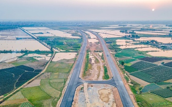 Toàn cảnh Vành đai 4 Vùng Thủ đô đoạn qua Mê Linh sau hơn một năm thi công