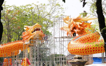 Lộ diện cặp linh vật khổng lồ “lưỡng long chầu nguyệt” ở Cố đô Huế