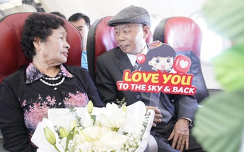 Cụ ông U90 tỏ tình ngọt ngào với vợ trên chuyến bay Vietjet ngày Valentine