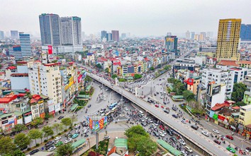 Ngày đầu người dân đi làm sau Tết, đường phố Hà Nội thông thoáng khác lạ