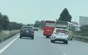 Khởi tố lái xe khách chèn ép nhau trên cao tốc Hà Nội - Bắc Giang